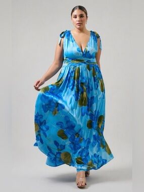Neiva Floral Descanso Pleated Maxi Dress